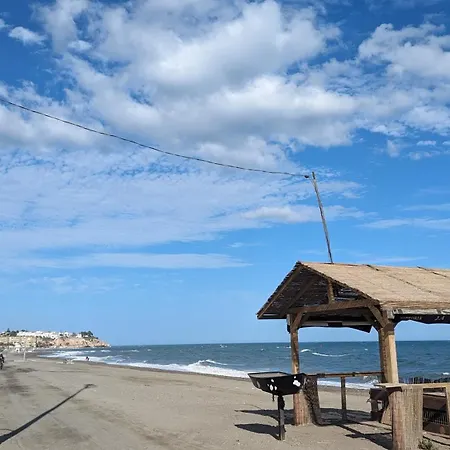 Relax By The Sea In A In Apartment *